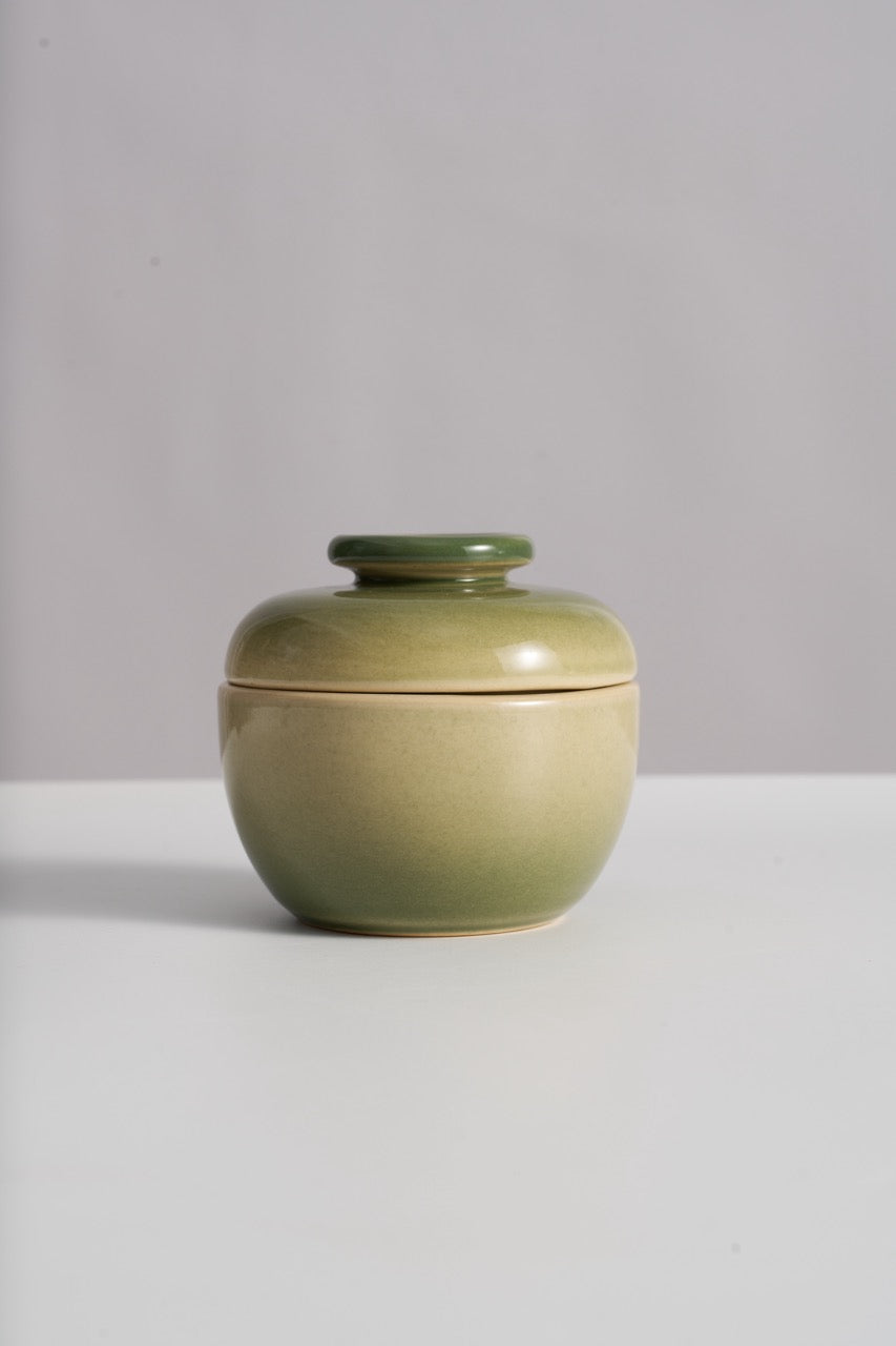 Small 5oz Hũ Green — The Lidded Jar